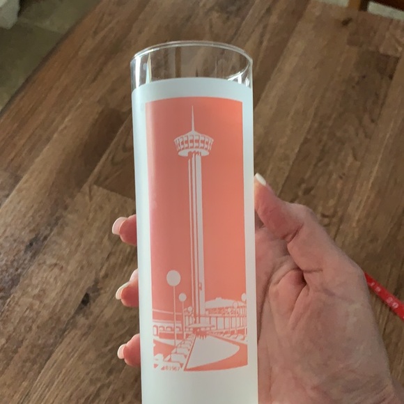 Vintage Skylon Tower in Canada pink and white frosted souvenir glass,See comment - Picture 1 of 7